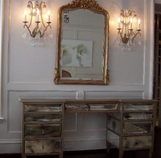 Mirrored console